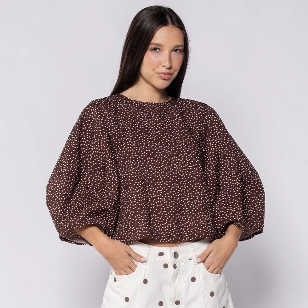 Blusa Feminina Cropped de Poá Patricia Foster Marrom/Off