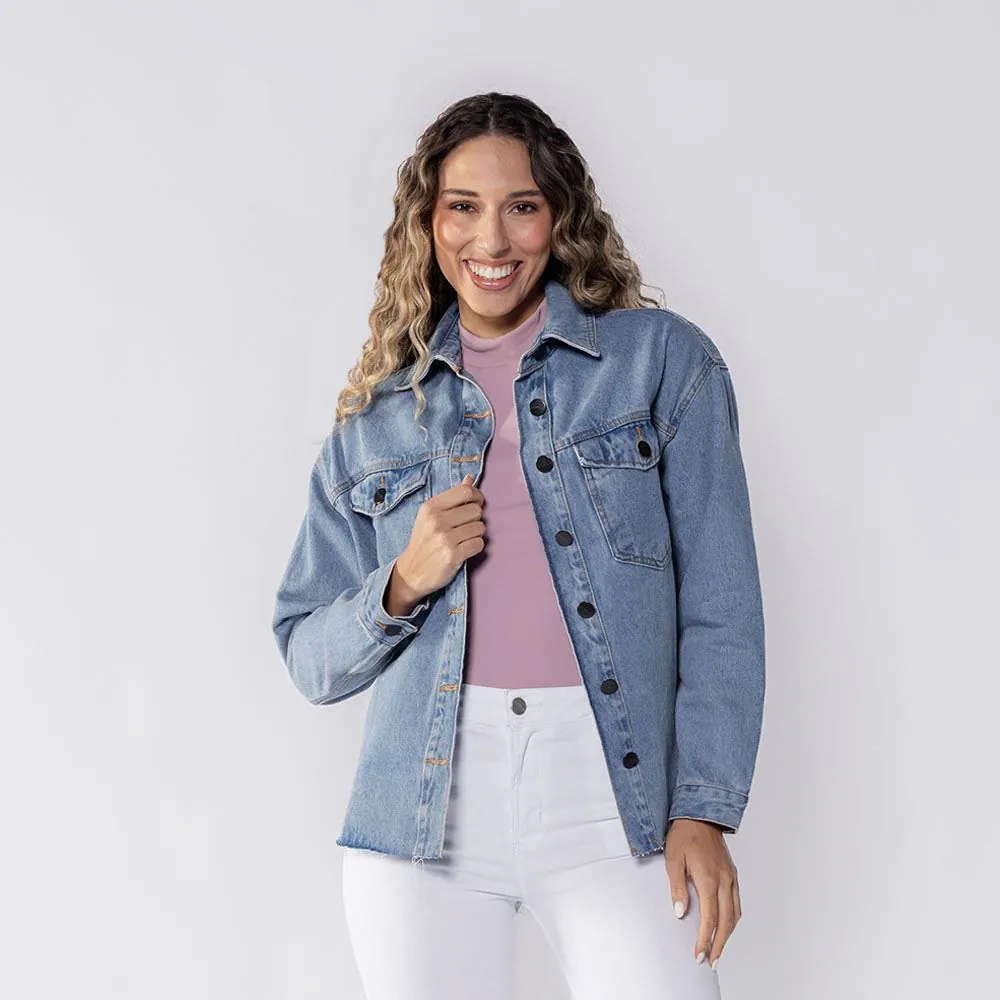 Camisa Jeans Feminina com Puído na Barra Boby Blues Azul Claro