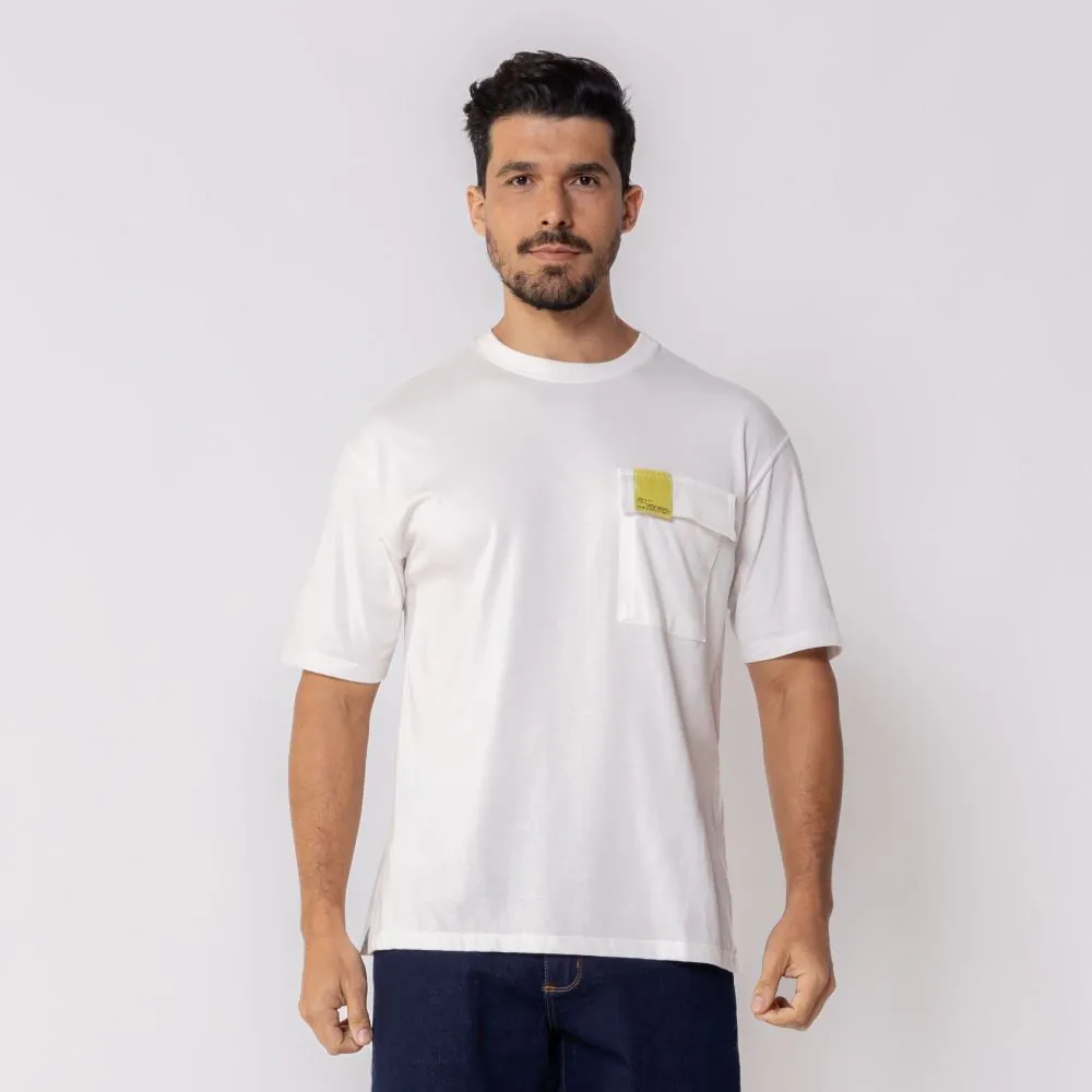 Camiseta Masculina com Bolso Thing Off White